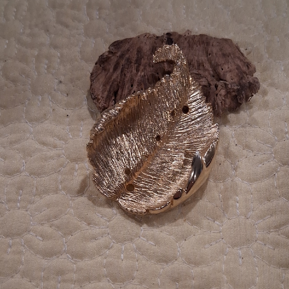 GOLDTONE BRUSHED DE MARIO LEAF BROOCH